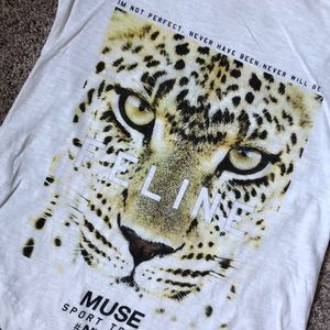 Cute feline tee